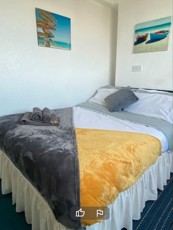 Chambre Double Standard, 1 lit double (Shared) | Fer et planche Ă repasser