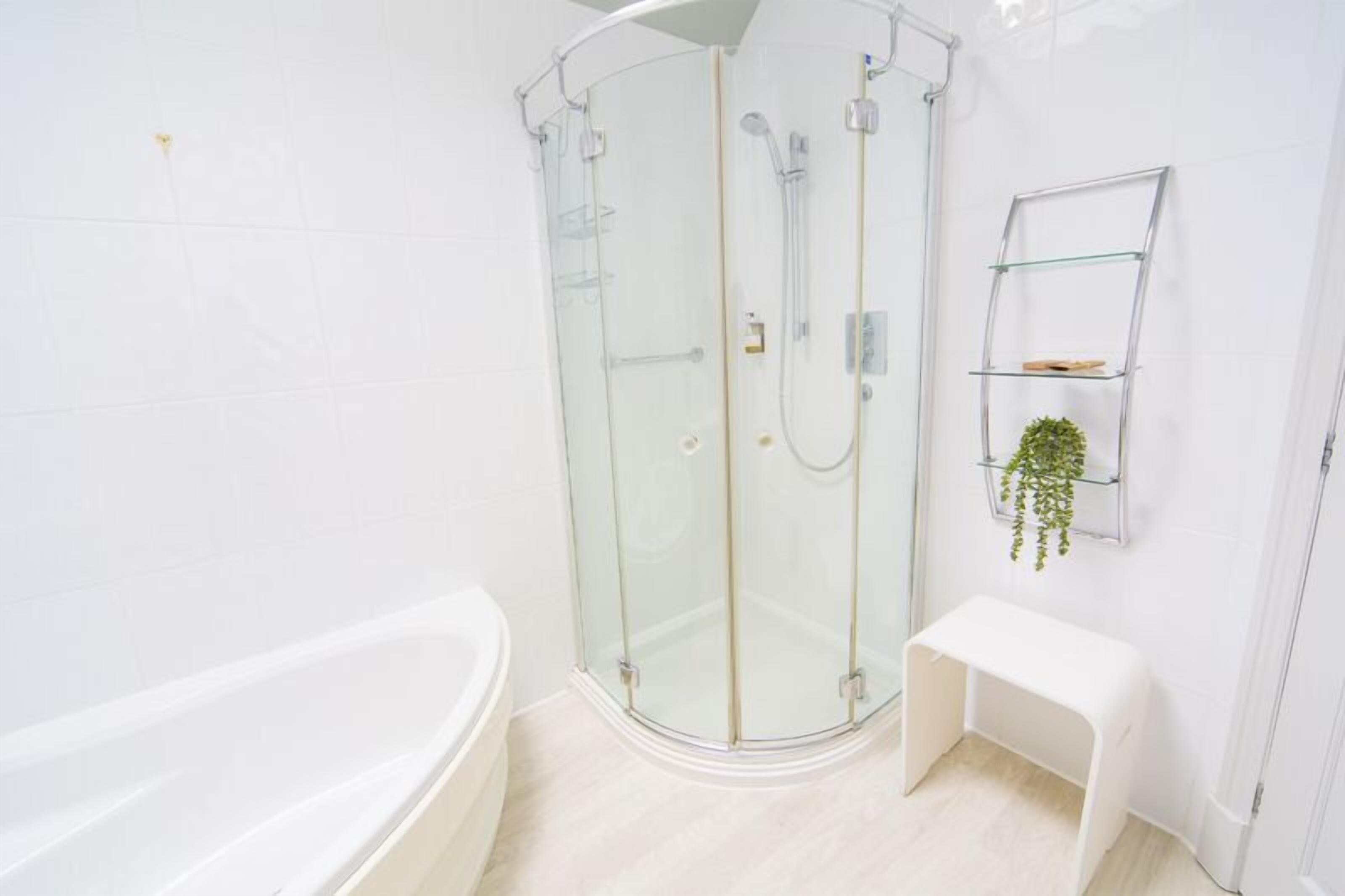 免费洗浴用品、吹风机、毛巾