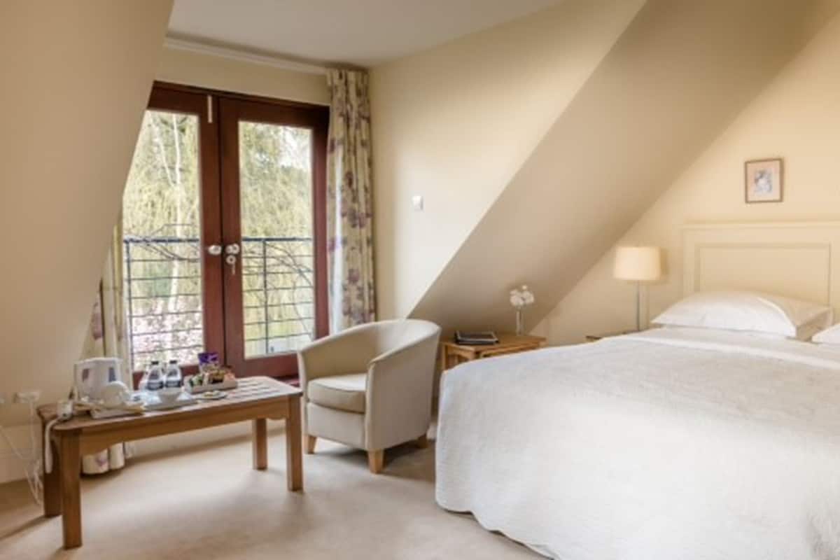 Double Room (Ash) | Premium bedding, in-room safe, iron/ironing board (on request)