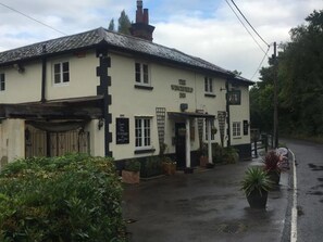 Exterior - The Winchfield Inn (Hook)
