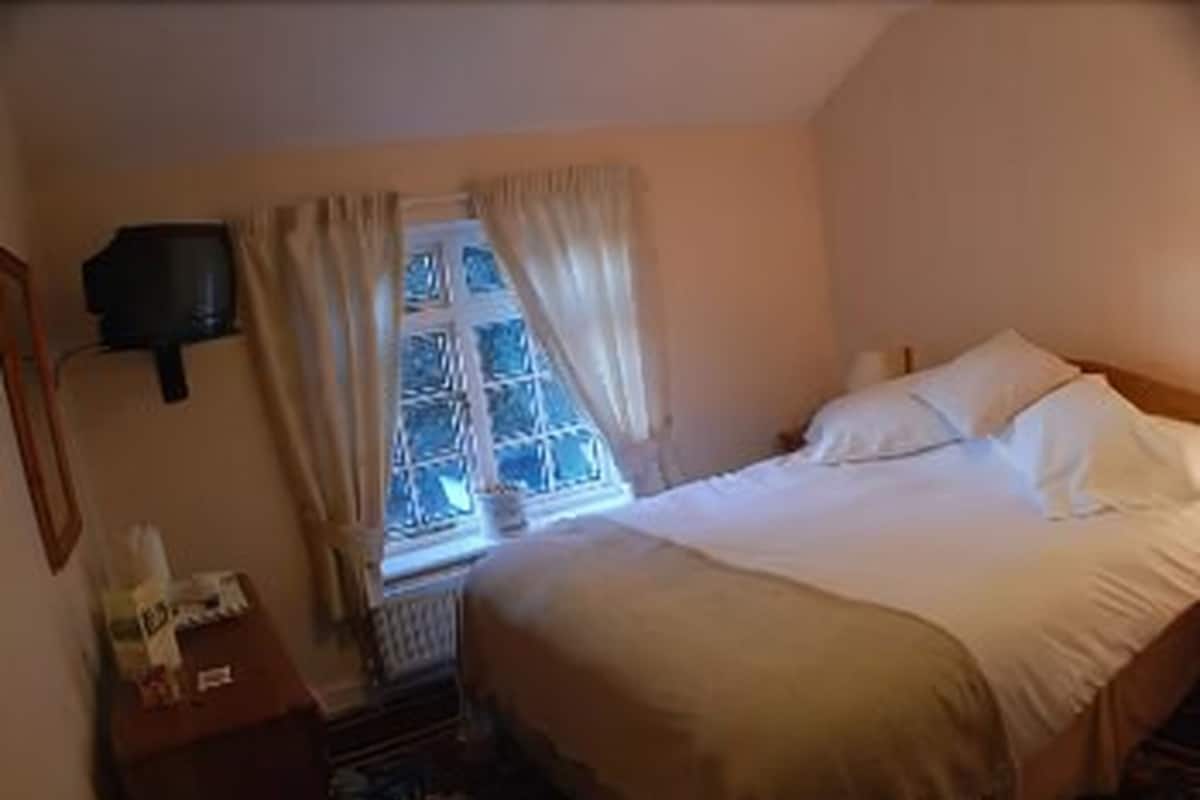 Doppelzimmer | Schreibtisch, Bügeleisen/Bügelbrett, kostenloses WLAN, Bettwäsche