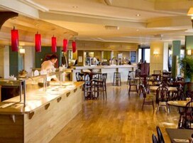 Breakfast, lunch, dinner served; Italian cuisine 