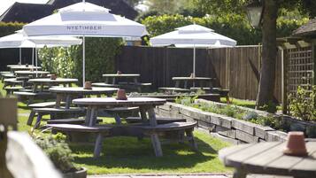 Lunch and dinner served, British cuisine