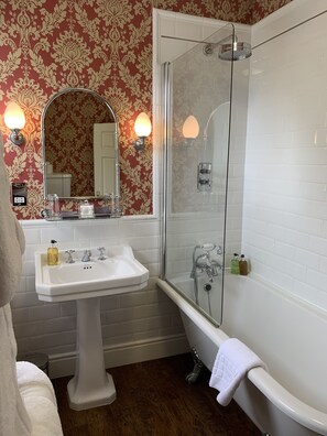 Premier Double Room | Bathroom - The Willowsmere - Adults Only (Windermere)