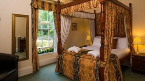 Superior Double Room (Four Poster) | Premium bedding, pillowtop beds, iron/ironing board (on request) - The Willowsmere - Adults Only (Windermere)