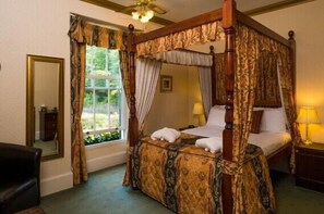 高級雙人房 (Four Poster) | 高級寢具、特厚豪華床墊、熨斗/熨衫板、免費 Wi-Fi