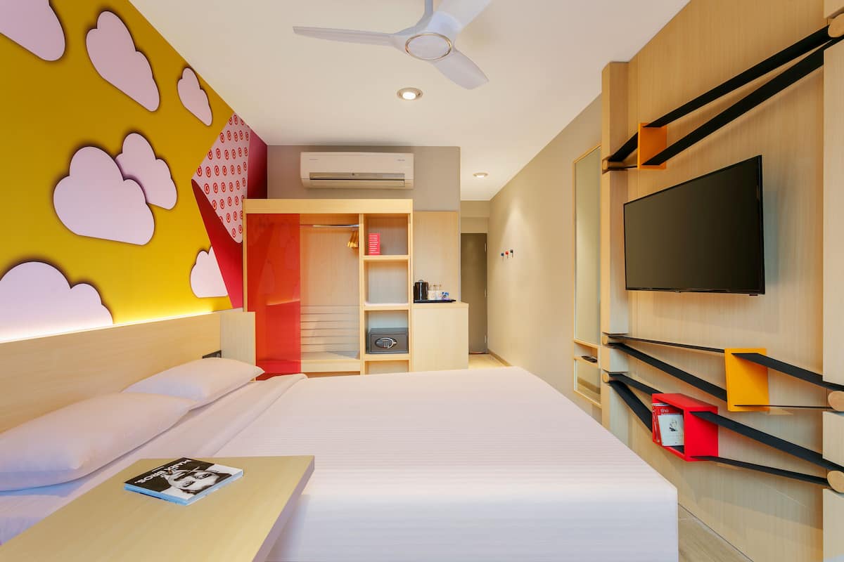 D-Luxe Queen Room | Premium bedding, in-room safe, desk, free WiFi