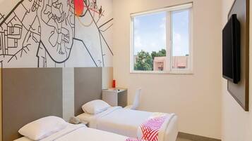 Premium bedding, in-room safe, desk, free WiFi