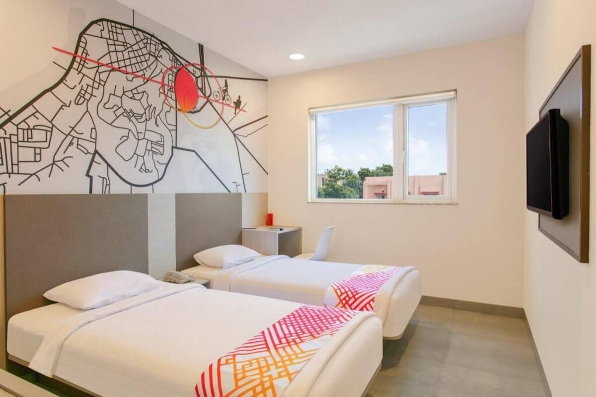 Premium bedding, in-room safe, desk, free WiFi