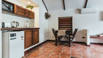 Suite Studio, vue mer, en bord de plage | Salle Ă  manger