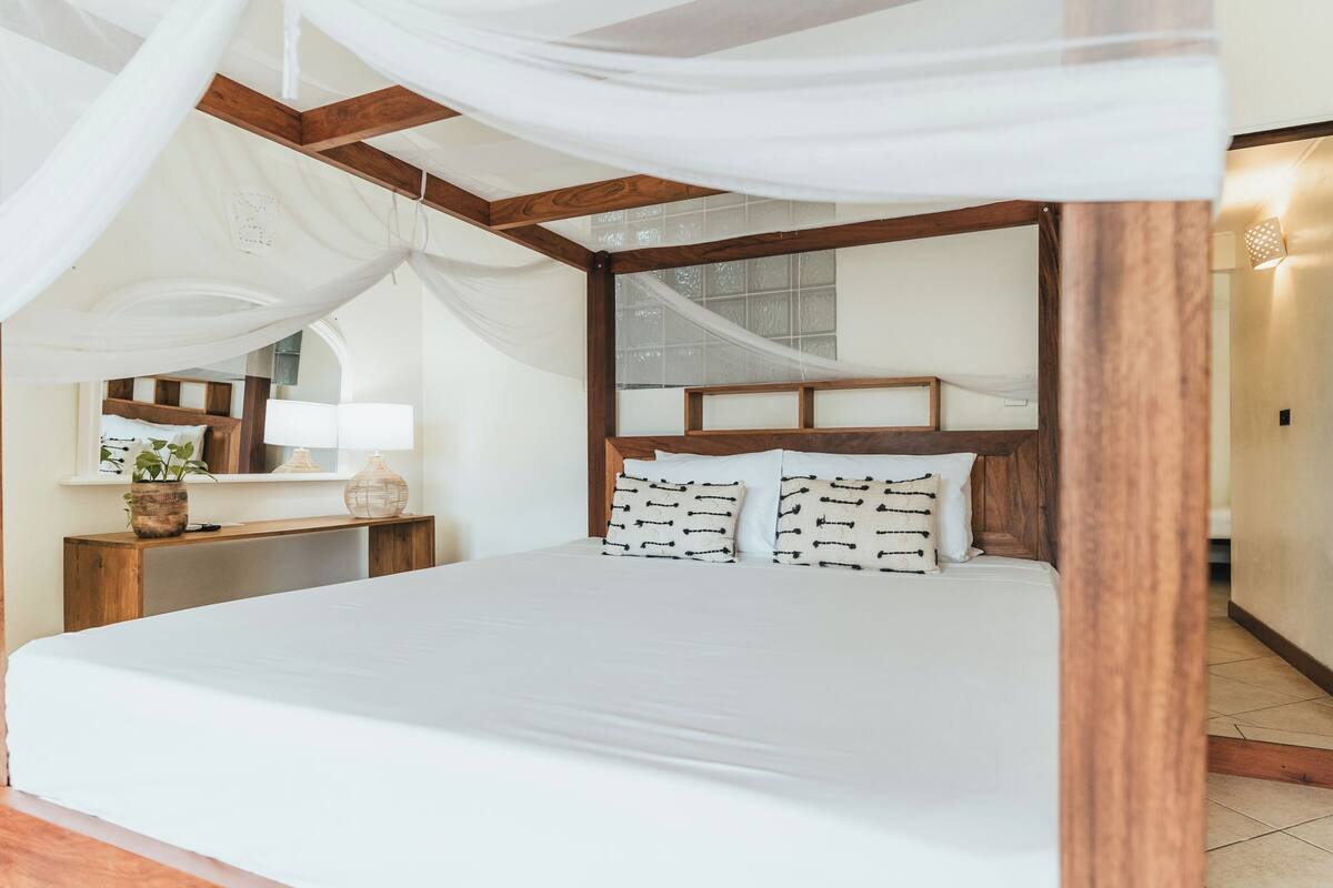 Seprai premium, brankas, kedap suara, dan tempat tidur bayi gratis