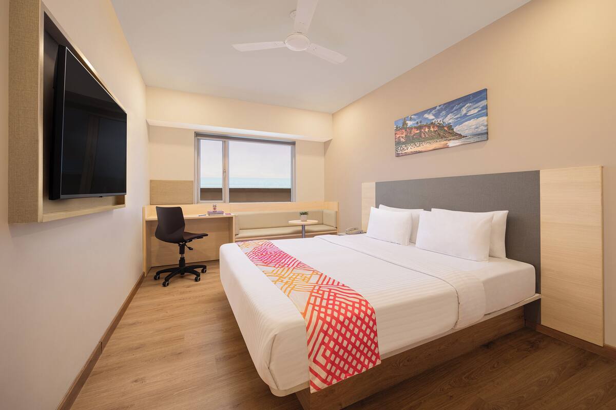 Minibar, in-room safe, free WiFi