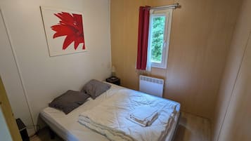 Chalet, 2 chambres (5 pers) | Chambres insonorisées, draps fournis