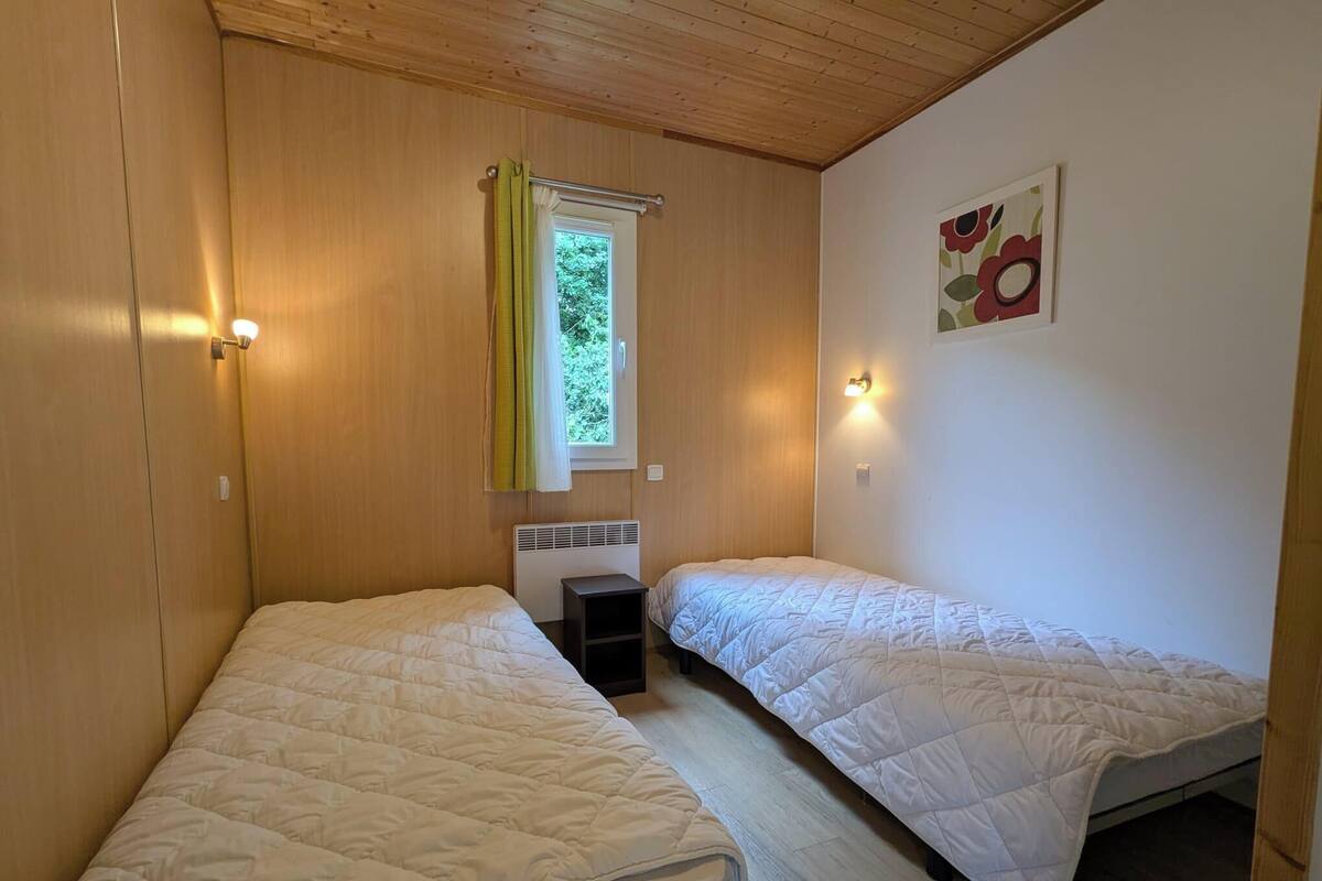 Chalet, 2 slaapkamers (5 pers) | Geluiddichte muren, beddengoed