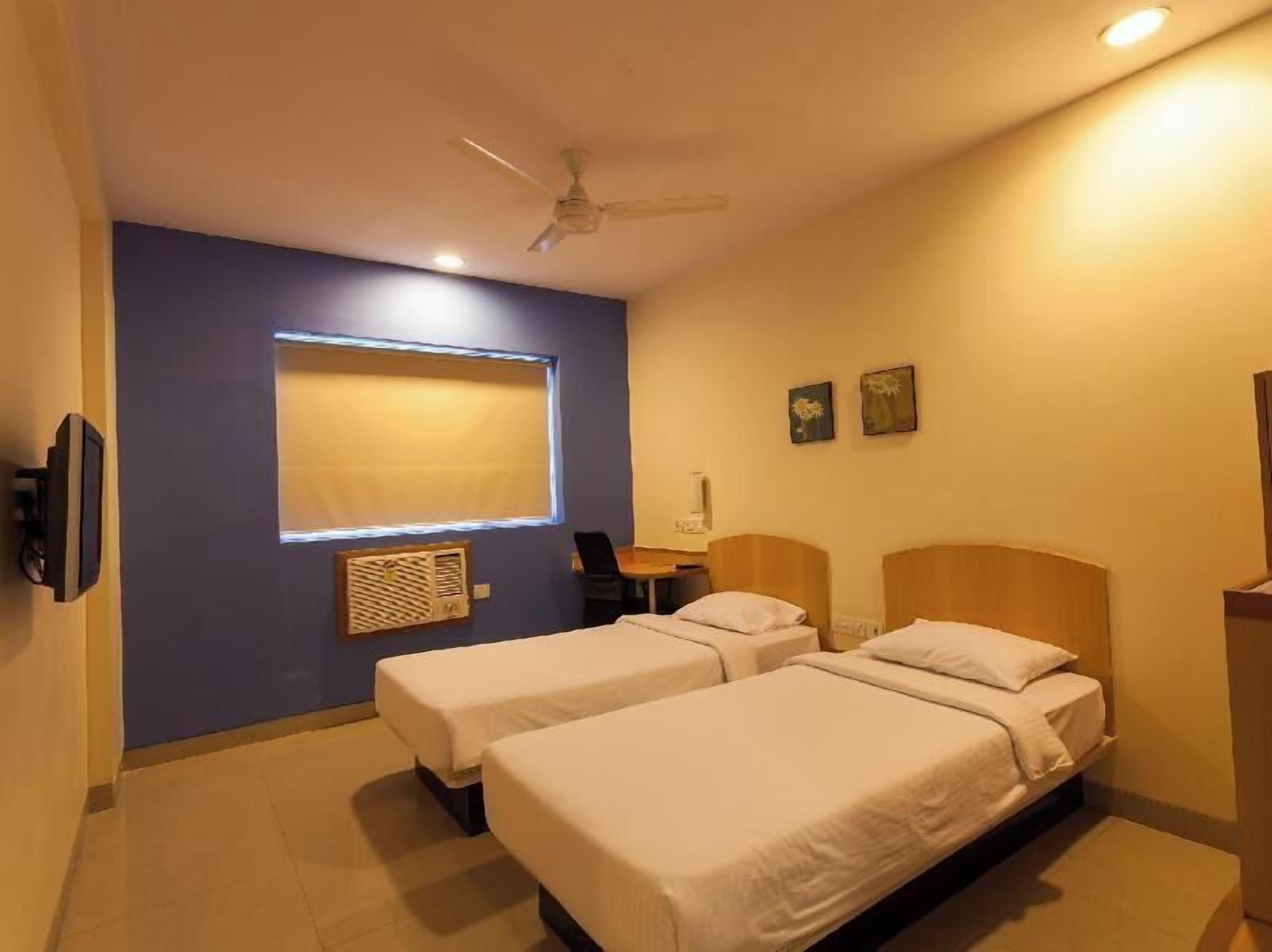 In-room safe, desk, iron/ironing board, free WiFi