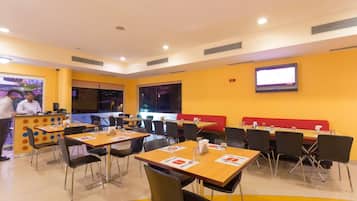 Breakfast, lunch and dinner served