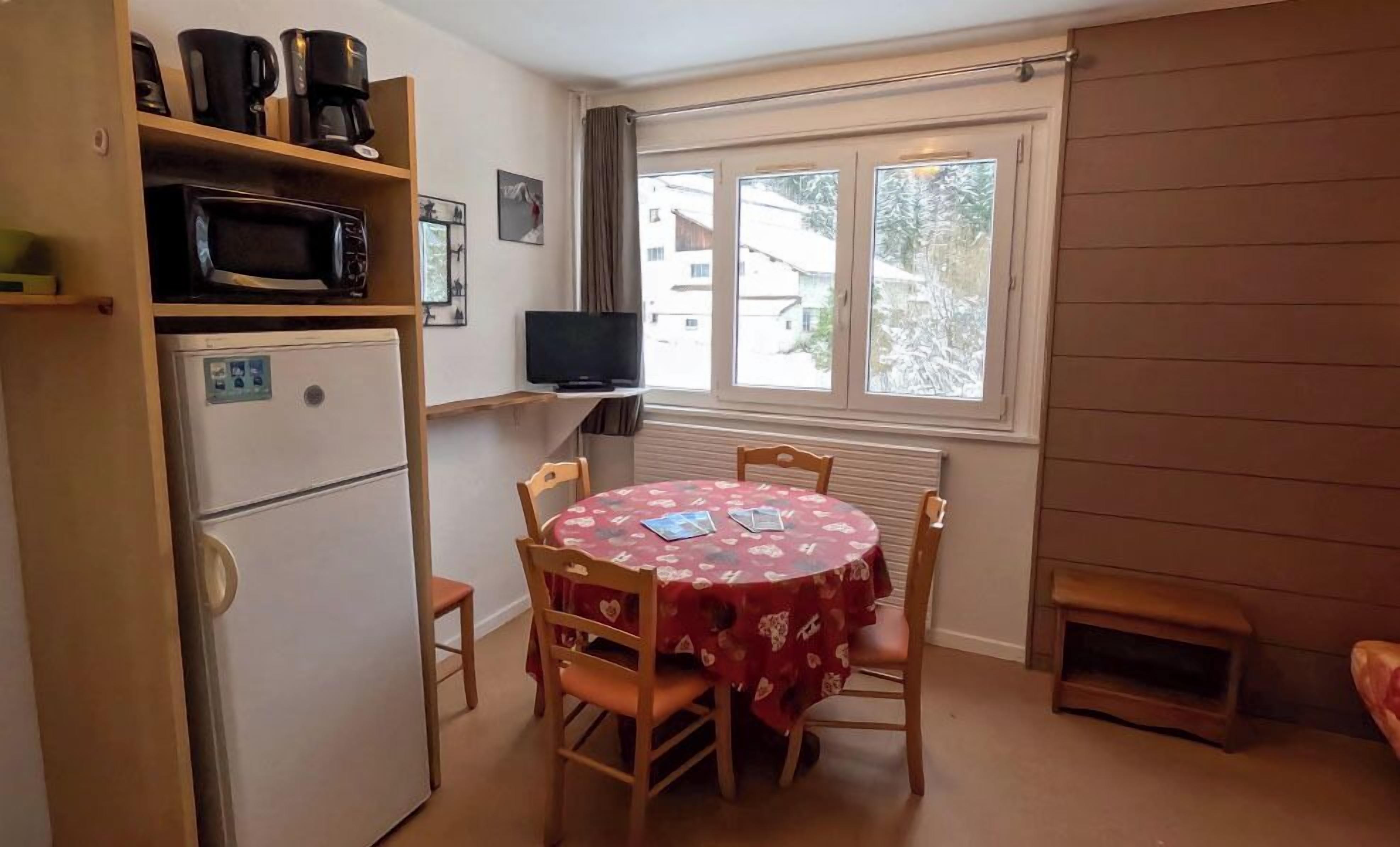 Appartement 2 pièces 5 personnes | Oleskelualue | Taulutelevisio