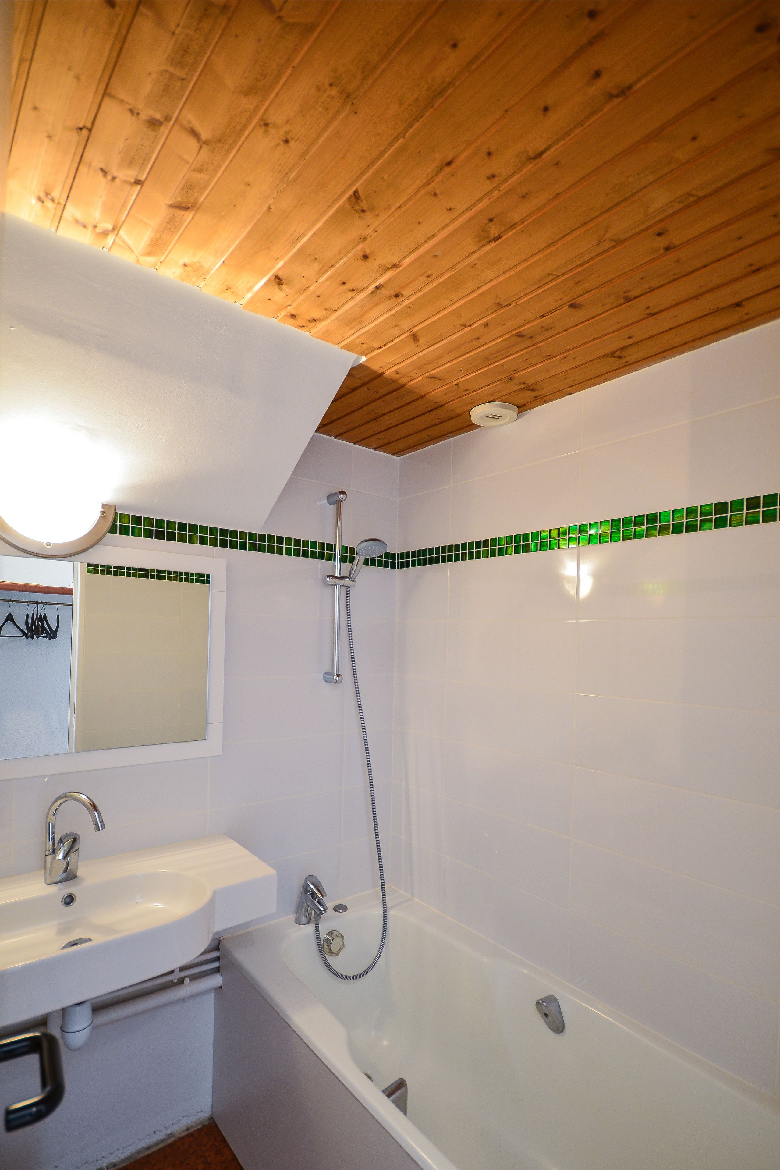 4-Room Apartment 10 People 1 baby The Residence - Duplex and without balcony 2 shower rooms | Bathroom | Shower, free toiletries, towels