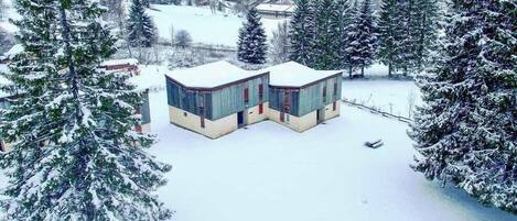 المنشأة من الخارج