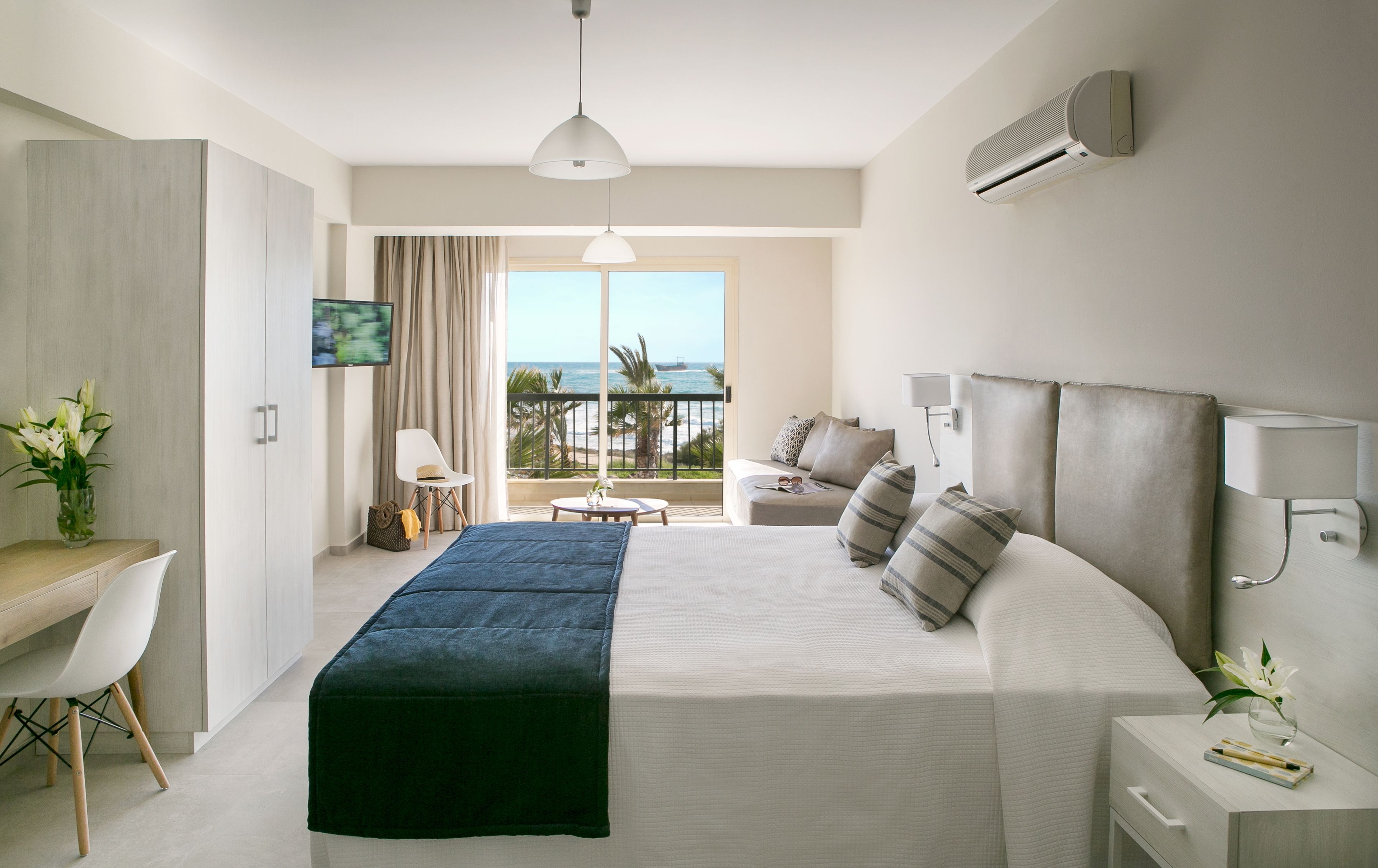 double room, sea view, sea facing | 1 bedroom, in-room safe, soundproofing, iron/ironing board