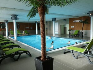 Indoor pool, sun loungers