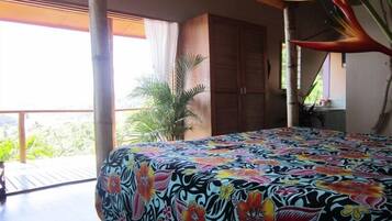 Kamar Deluks, di pinggir kolam renang | Seprai premium, tempat tidur Select Comfort, dan brankas