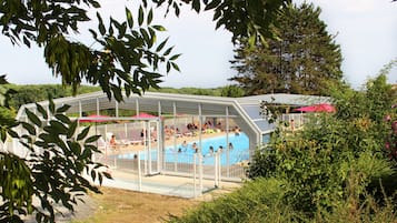 Piscina coperta, piscina all'aperto