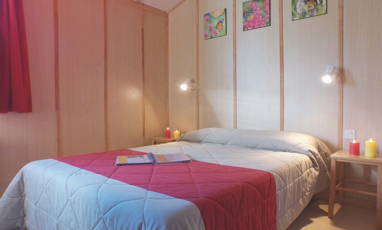 Peralatan tempat tidur premium, langsir/tirai gelap terus, kalis bunyi 