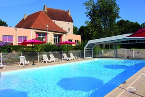 Piscine couverte, piscine extérieure