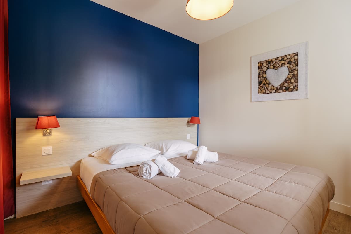 Cottage, 2 Bedrooms (5 Pers) | 2 bedrooms, individually decorated, individually furnished