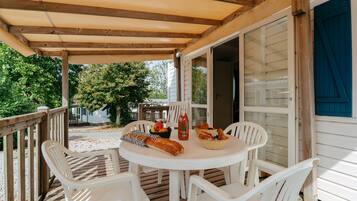 Asuntovaunu, 2 makuuhuonetta (4 Pers) | Terassi/patio