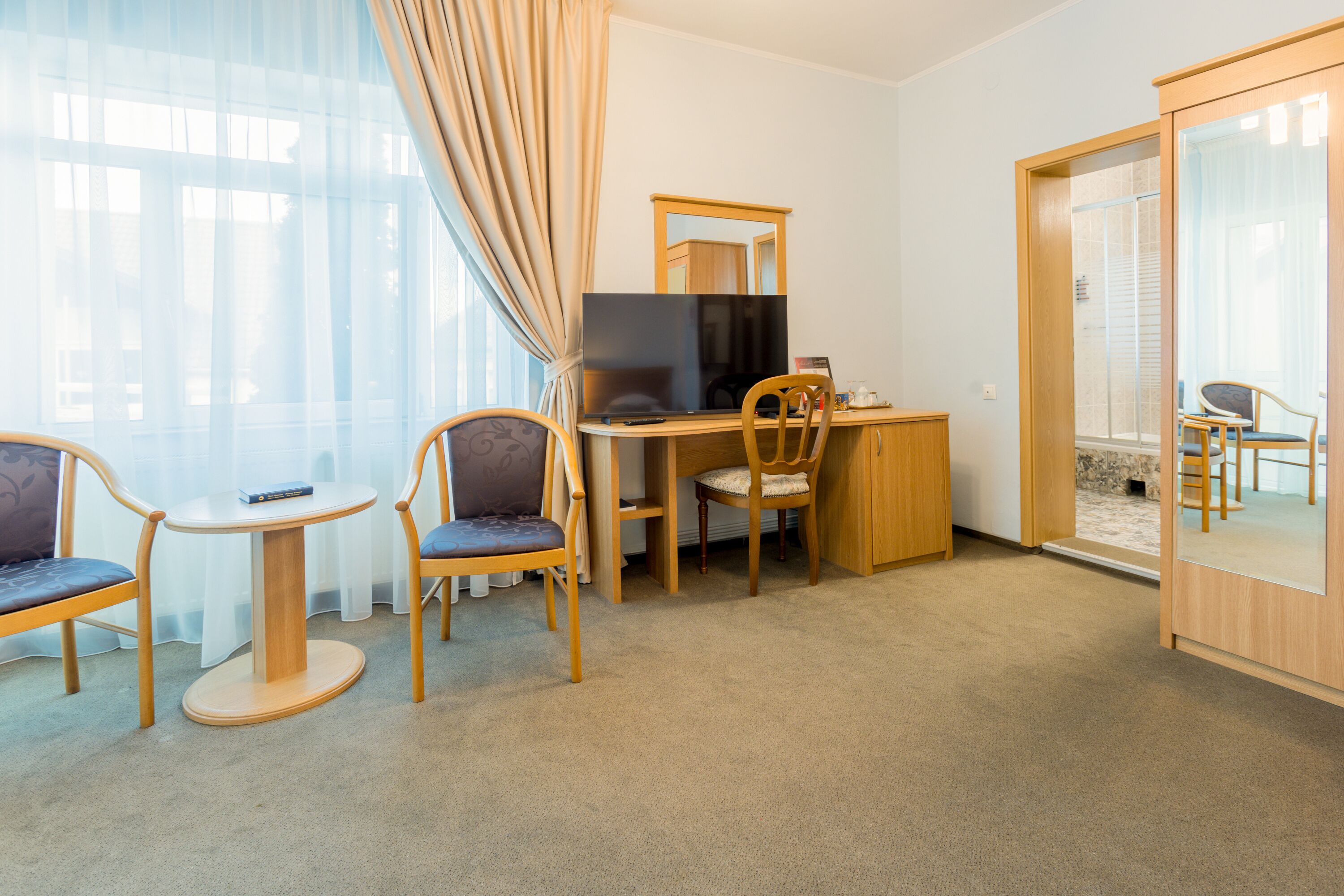 budget twin 3 stars wing, no a/c, no elevator, no spa | premium bedding, minibar, individually decorated, desk