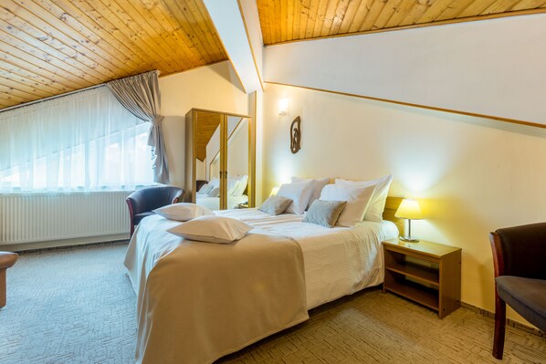 Budget Double 3 stars wing, no elevator, no SPA