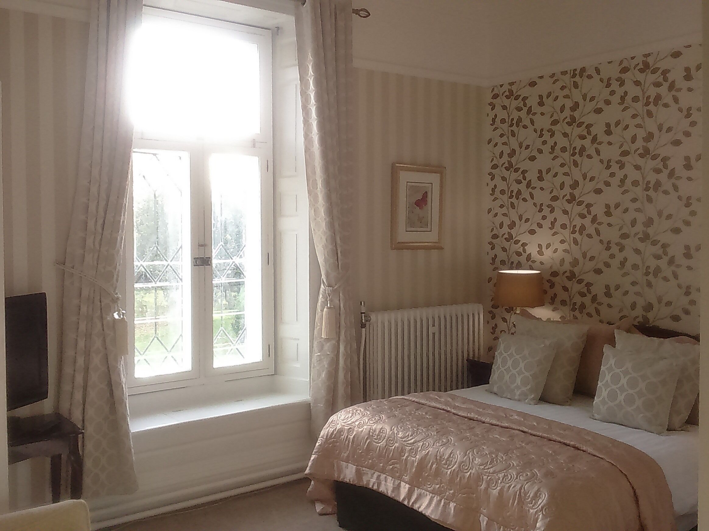 superior suite, ensuite, garden view (up to 5 people) | desk, iron/ironing board, free wifi, bed sheets