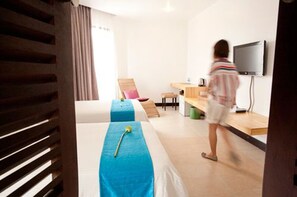 Luxury Twin Room, Balcony | Premium bedding, minibar, in-room safe, desk - Hotel Cara (Phnom Penh)