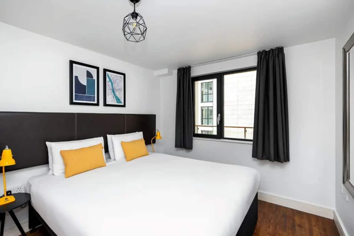 Apartment, 1 Bedroom | Premium bedding, pillow-top beds, desk, blackout curtains