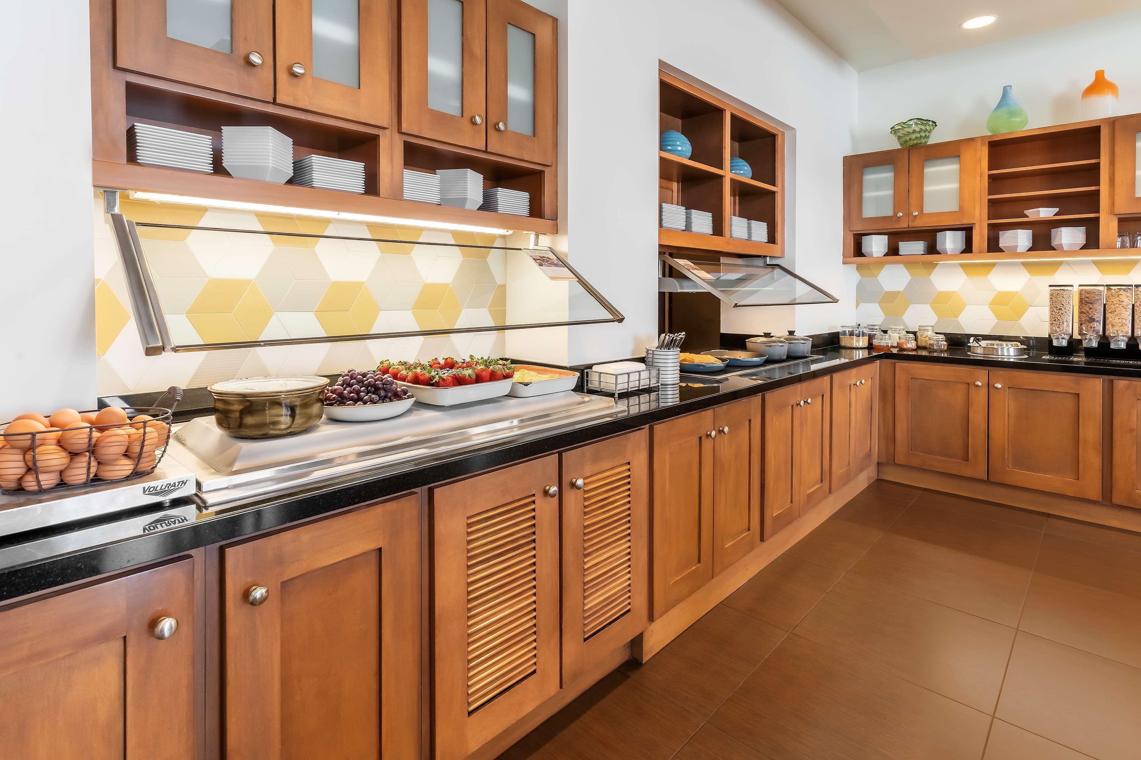 free daily on-the-go breakfast