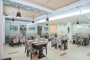 Restaurant - Ahuja Residency Parklane (Gurugram)
