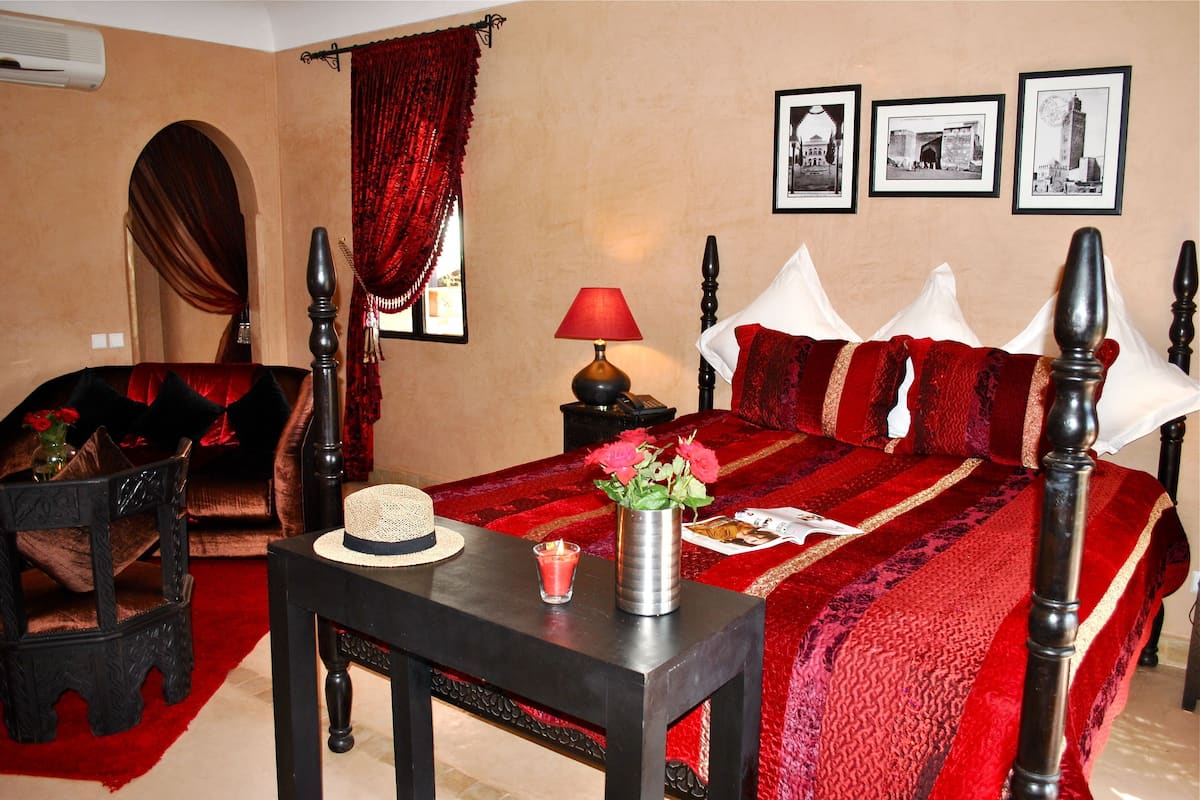 Prestige Suite | 10 bedrooms, premium bedding, down comforters, in-room safe