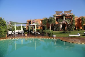 Breakfast, lunch, dinner served; Moroccan cuisine - Riad Al Mendili Private Resort & Spa (Sidi Abdallah Ghiat)