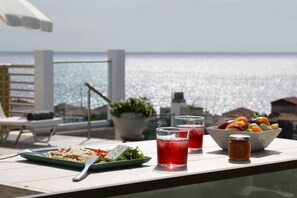Free daily buffet breakfast - Anny Residences & Suites (Thasos)