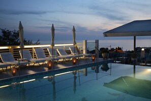 Seasonal outdoor pool, open 10:00 AM to 7:30 PM, pool umbrellas - Anny Residences & Suites (Thasos)