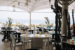 Breakfast, lunch, dinner served; Italian cuisine  - Nicolaus Club Fontane Bianche    (Syracuse)