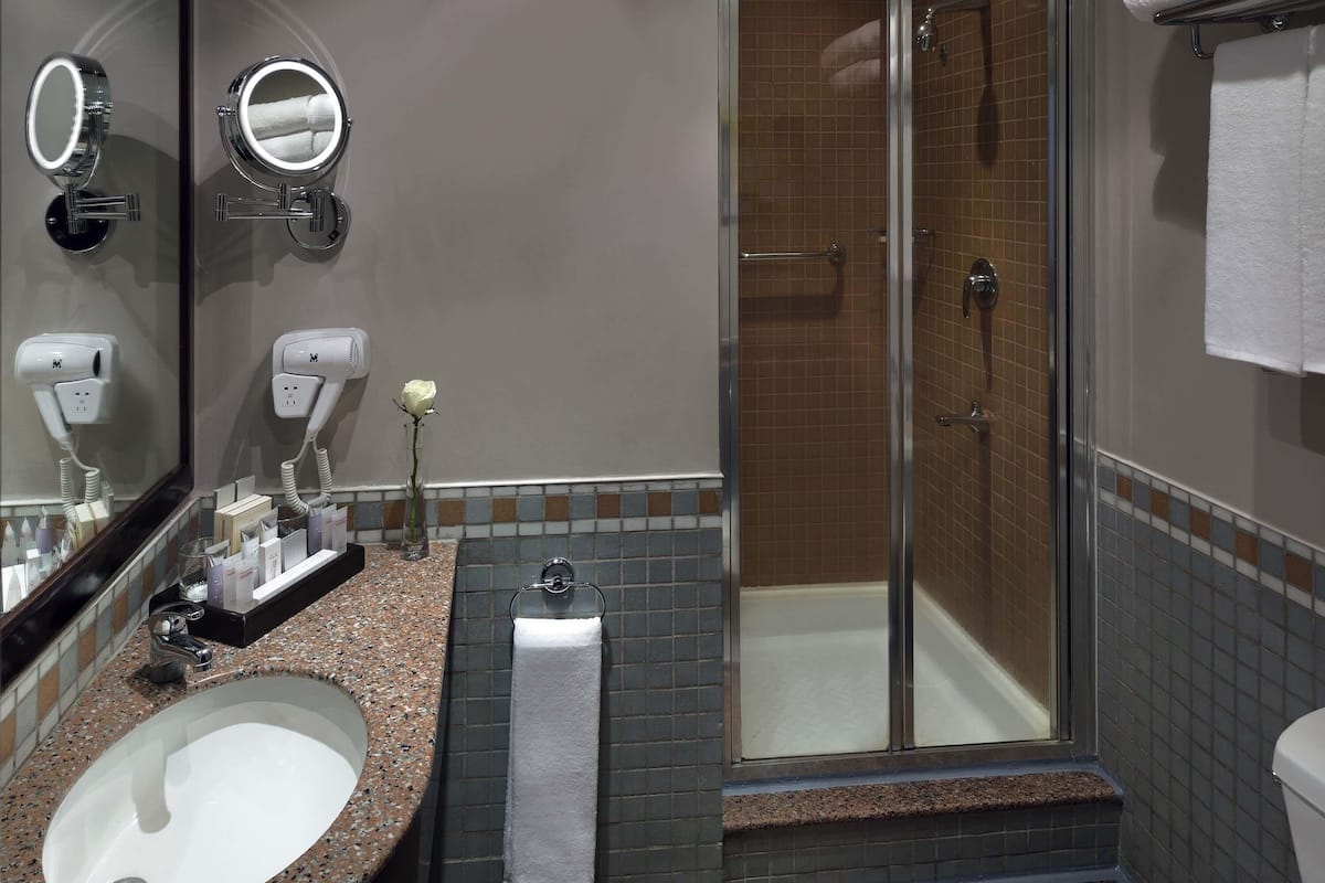 1 bedroom, premium bedding, minibar, in-room safe