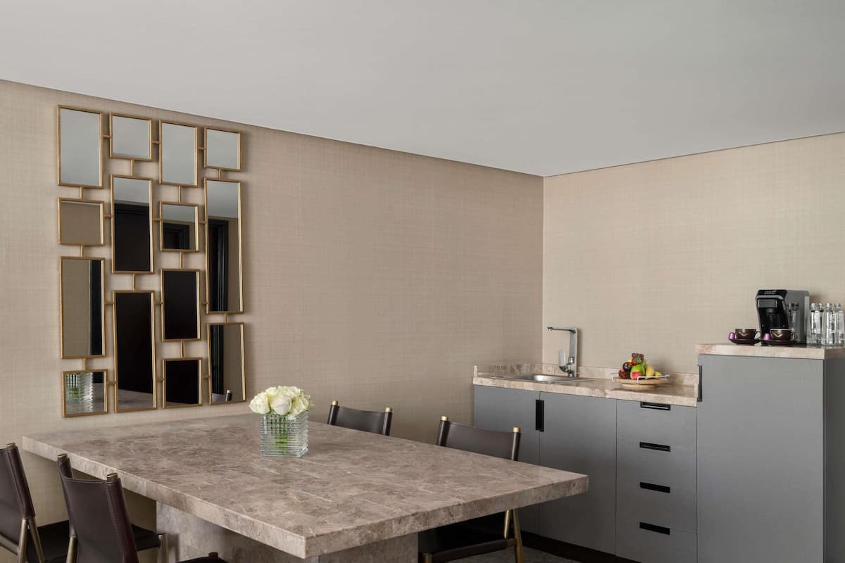 Suite executiva, 2 dormitoris | 1 dormitori, roba de llit d'alta qualitat i minibar