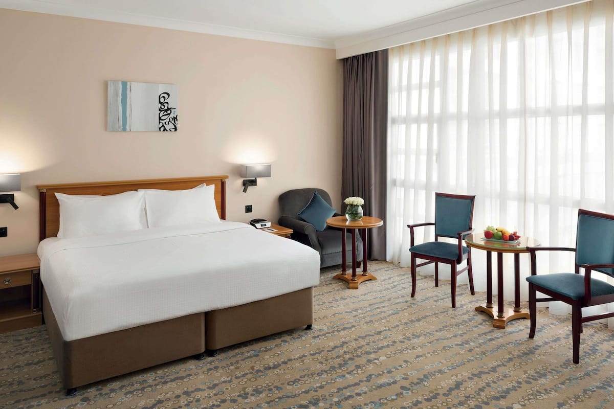 Quarto superior, 1 cama King | 1 quarto, roupas de cama premium, frigobar, cofres nos quartos