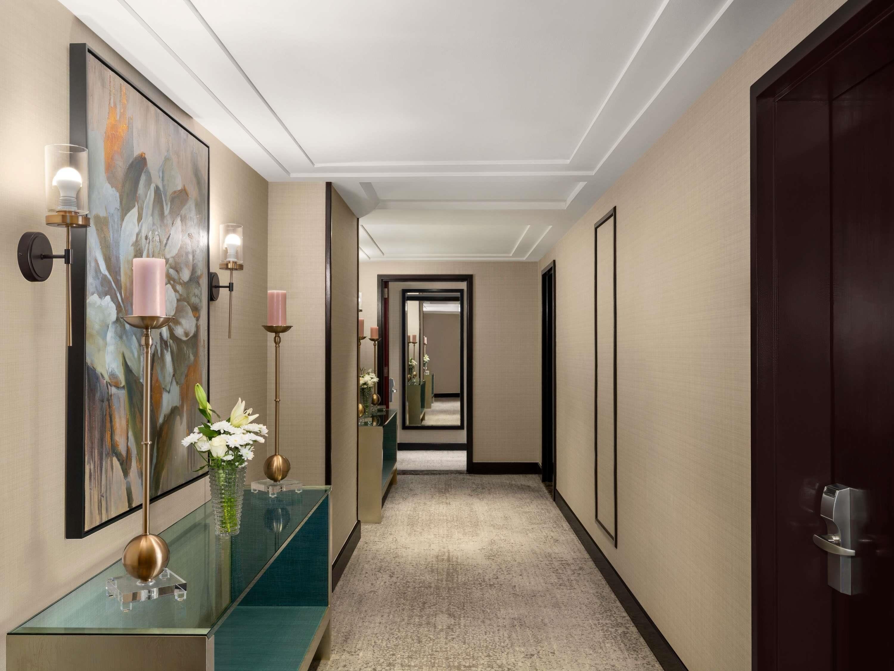 Executive suite, 2 slaapkamers | Luxe beddengoed, een minibar, een kluis op de kamer