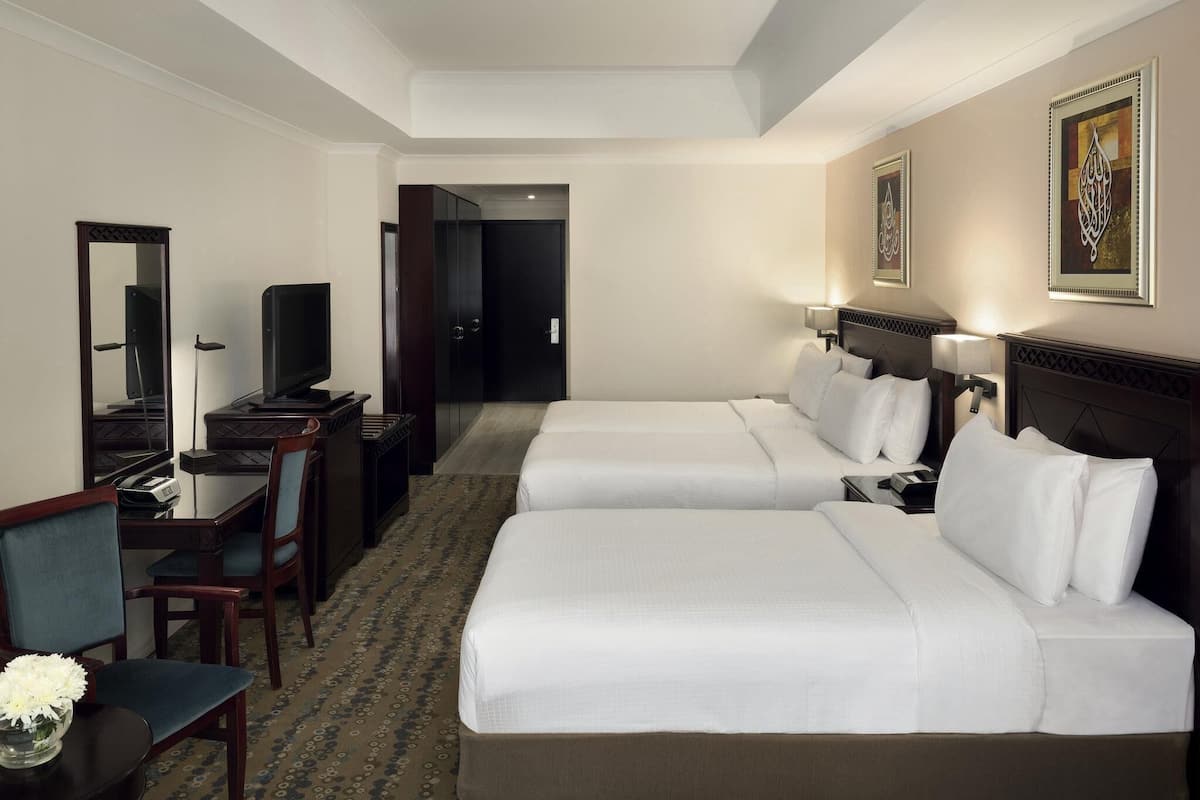 Executive Room, 3 Single Beds | Premium bedding, minibar, in-room safe, desk