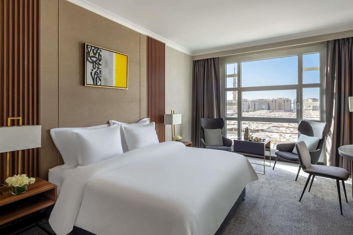 Phòng Suite Executive, 2 phòng ngủ | Bộ đồ giường cao cấp, minibar, két bảo mật tại phòng, bàn