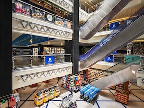 Shopping mall - Anwar Al Madinah Mövenpick Hotel (Madinah)